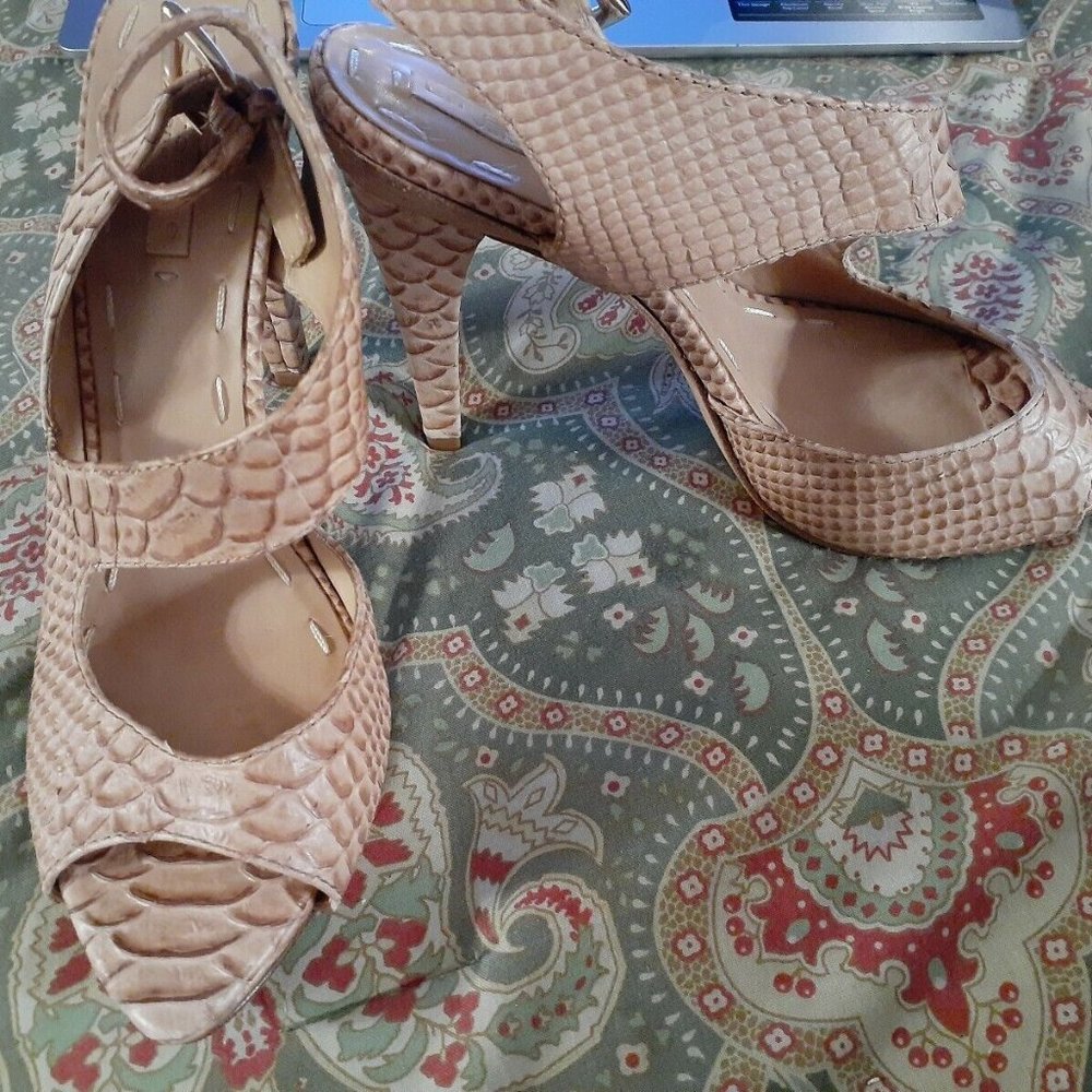 La Fenice Venezia 8.5 8 1/2 beige leather sandals heels shoes